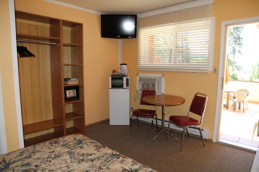 Waterfront Inn Пентиктън Стая снимка