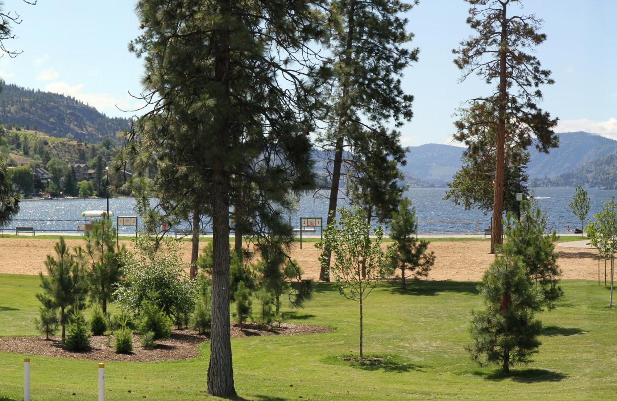 Waterfront Inn Пентиктън Екстериор снимка