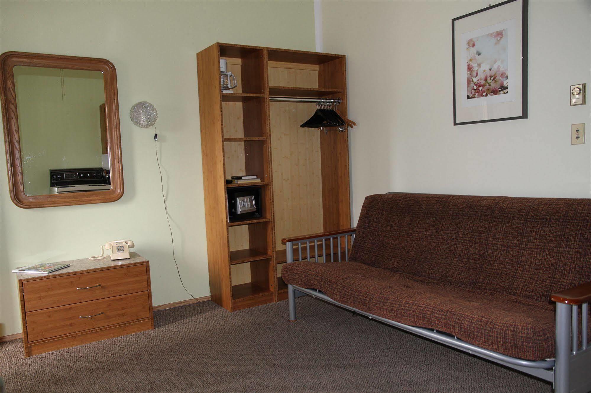 Waterfront Inn Пентиктън Екстериор снимка
