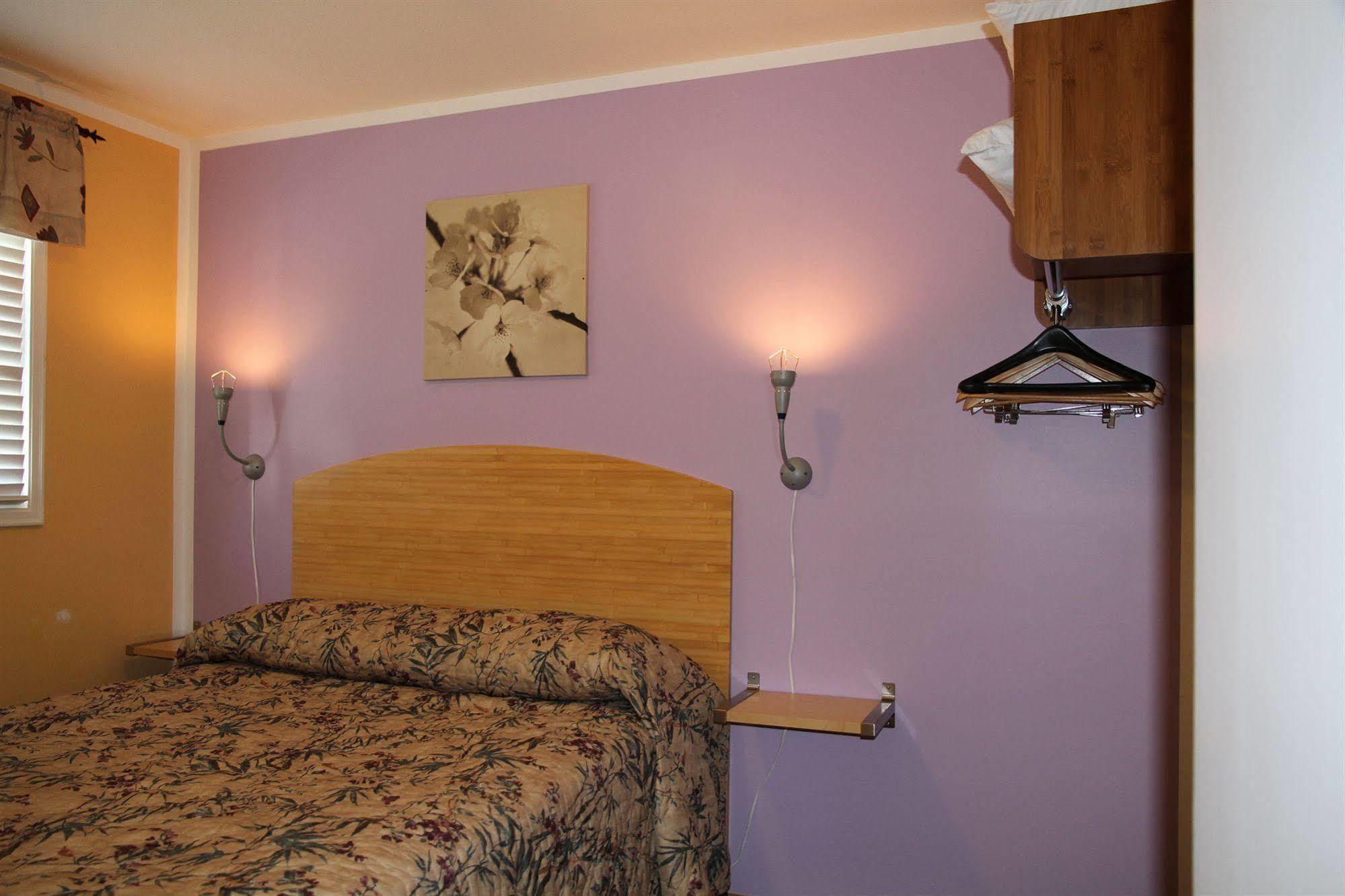 Waterfront Inn Пентиктън Екстериор снимка