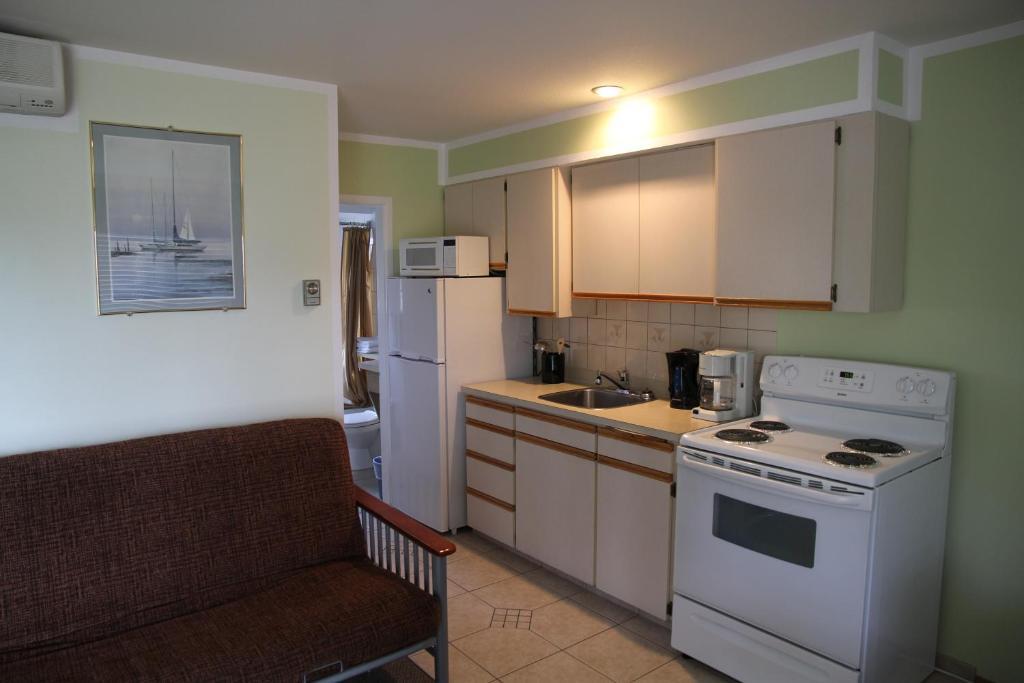 Waterfront Inn Пентиктън Екстериор снимка